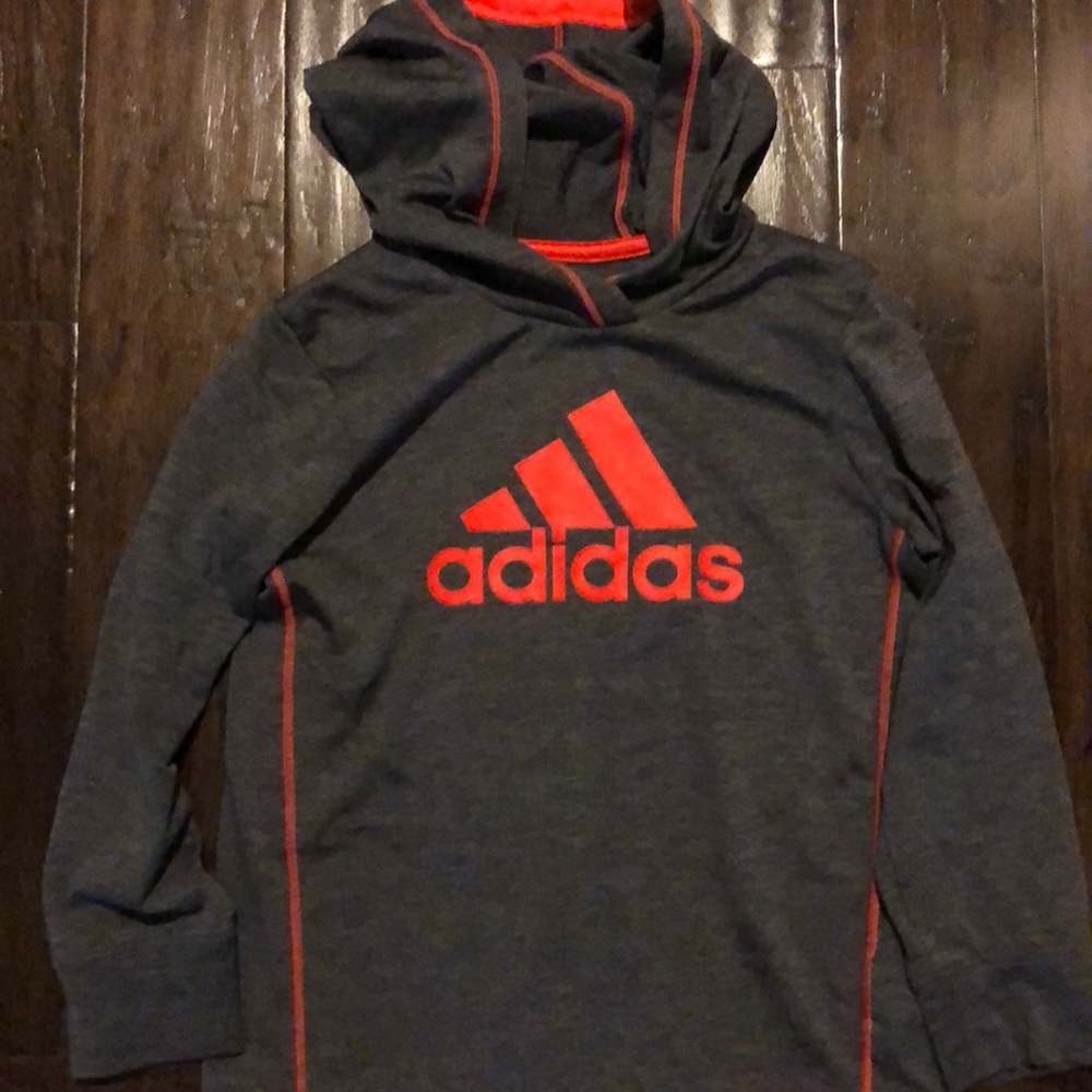 Boys size 5 Adidas long sleeve t shirt.